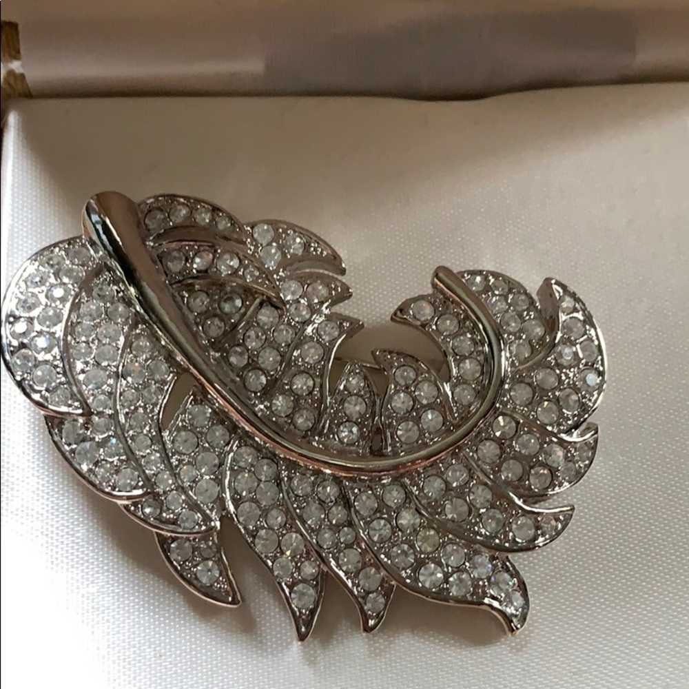 Crystal brooch
